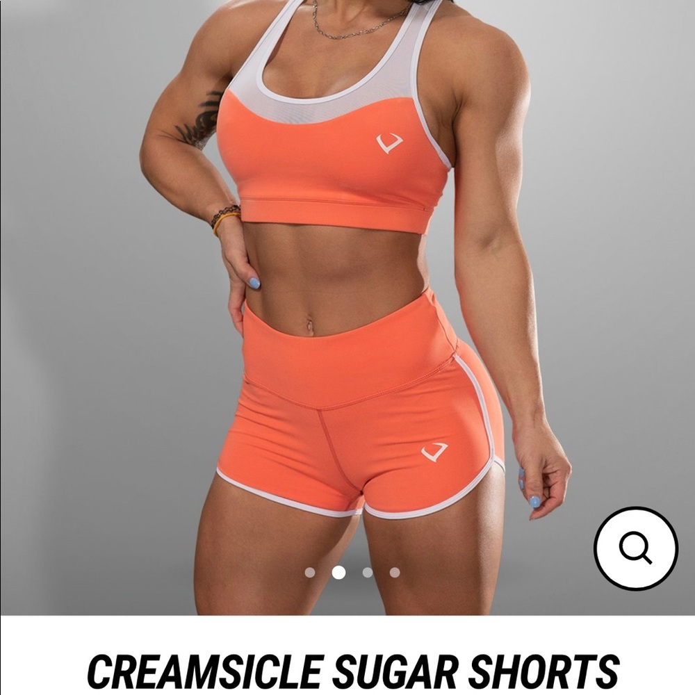 Set of short and sport bra